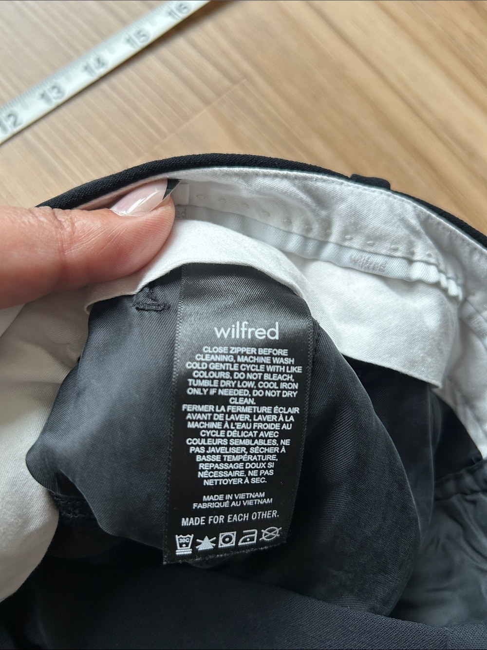 Aritzia The Effortless Pant *Wider - Picture 9 of 9